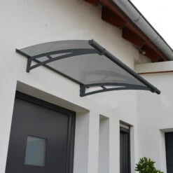 Auvent Marquise Gris AQUILA™ 1500 – Canopia By Palram 11 Auvent Marquise Gris AQUILA™ 1500 – Canopia By Palram -Jardin Extérieur auvent marquise gris aquila 1500 palram canopia 3