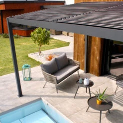 Pergola Bioclimatique En Aluminium Avec Lames Orientables Grises Anthracite TRAMONTO - DCB Garden -Jardin Extérieur pergola bioclimatique en aluminium avec lames orientables grises anthracite tramonto dcb garden 5
