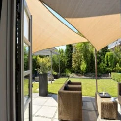 Voile D'ombrage Triangle 90° Coolfit 400x400x570cm Sable - NESLING -Jardin Extérieur voile d ombrage triangle 90 coolfit 400x400x570cm sable nesling 2